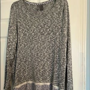 Sweater long sleeve New Directions sweater